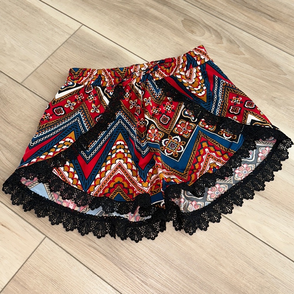 EUC Boho Print Cutie Fashion Brand Girls Size 6 Stretch Waist Style Shorts